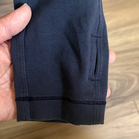 Lululemon Blissed Out Wrap - Picture 9 of 9